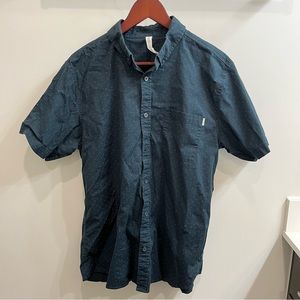 Vuori Button Down